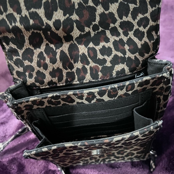 Nine West Cheetah Print Cross Body Bag. NWOT. - Picture 4 of 5
